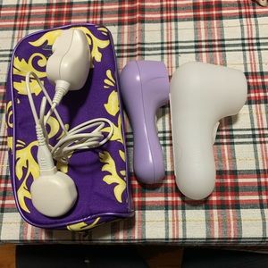 Clarisonic Mia 2 w/ 2 brush heads & cases